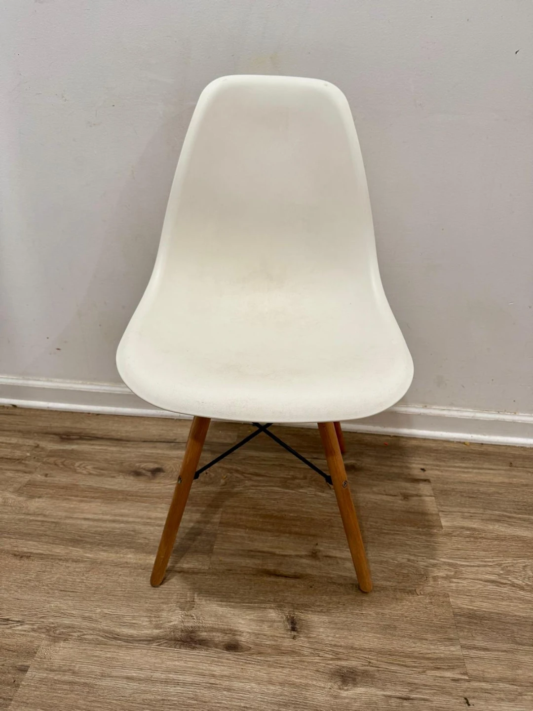 White Eiffel Style Dining Chair with Wooden Legs