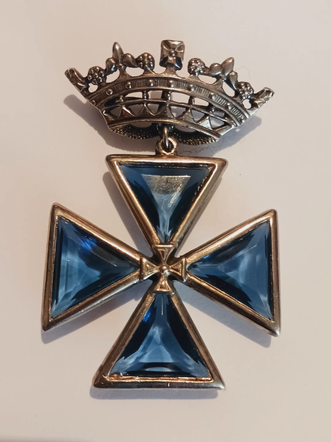 Gorgeous Vintage Maltese Cross with Crown Pendant/Brooch