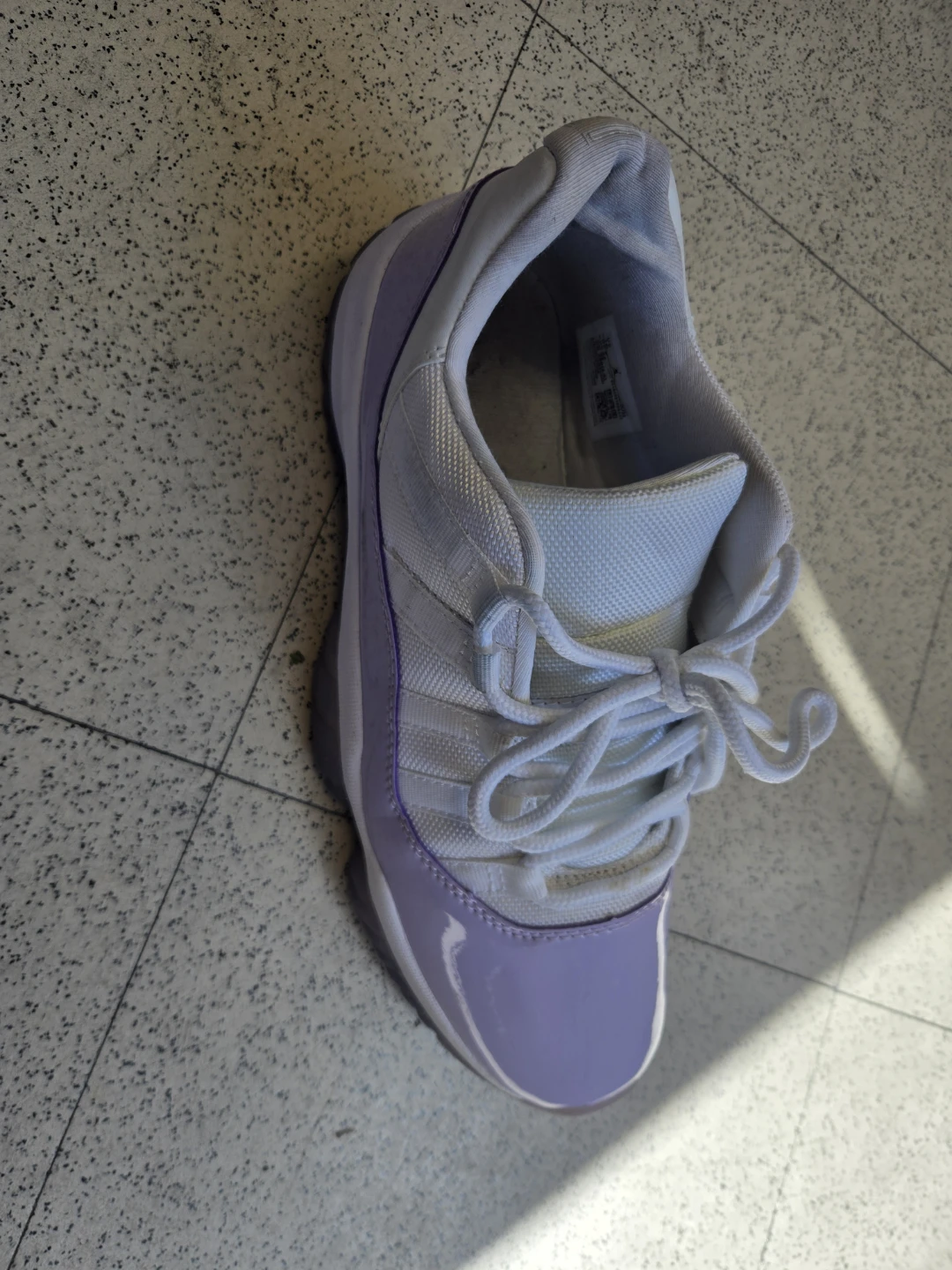 Air Jordan 11 "Lilac"