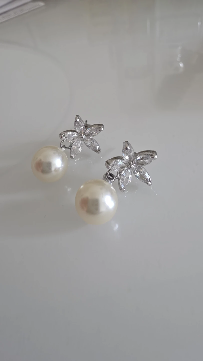 Pearl and Crystal Flower Stud Earrings