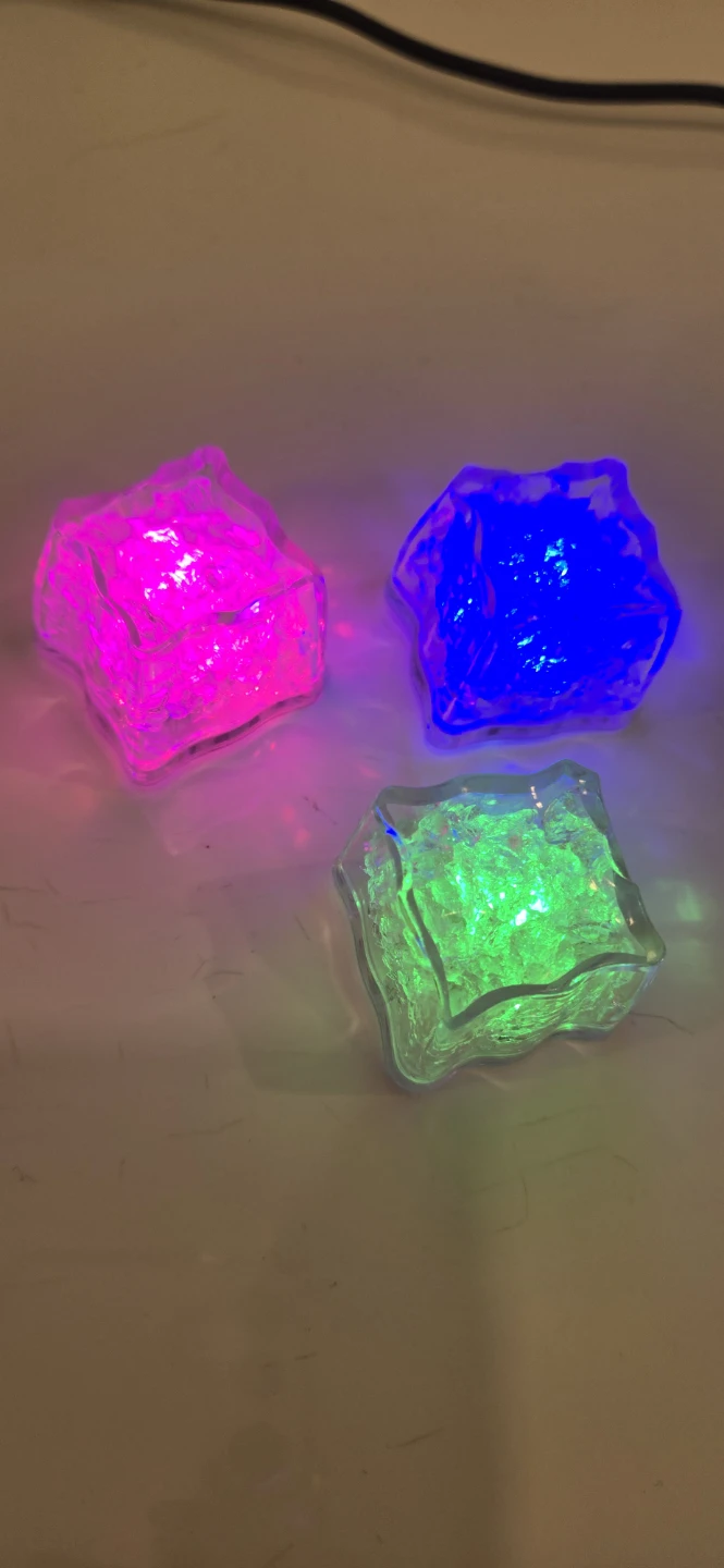 3 LED Flashing Ice Cubes - Waterproof