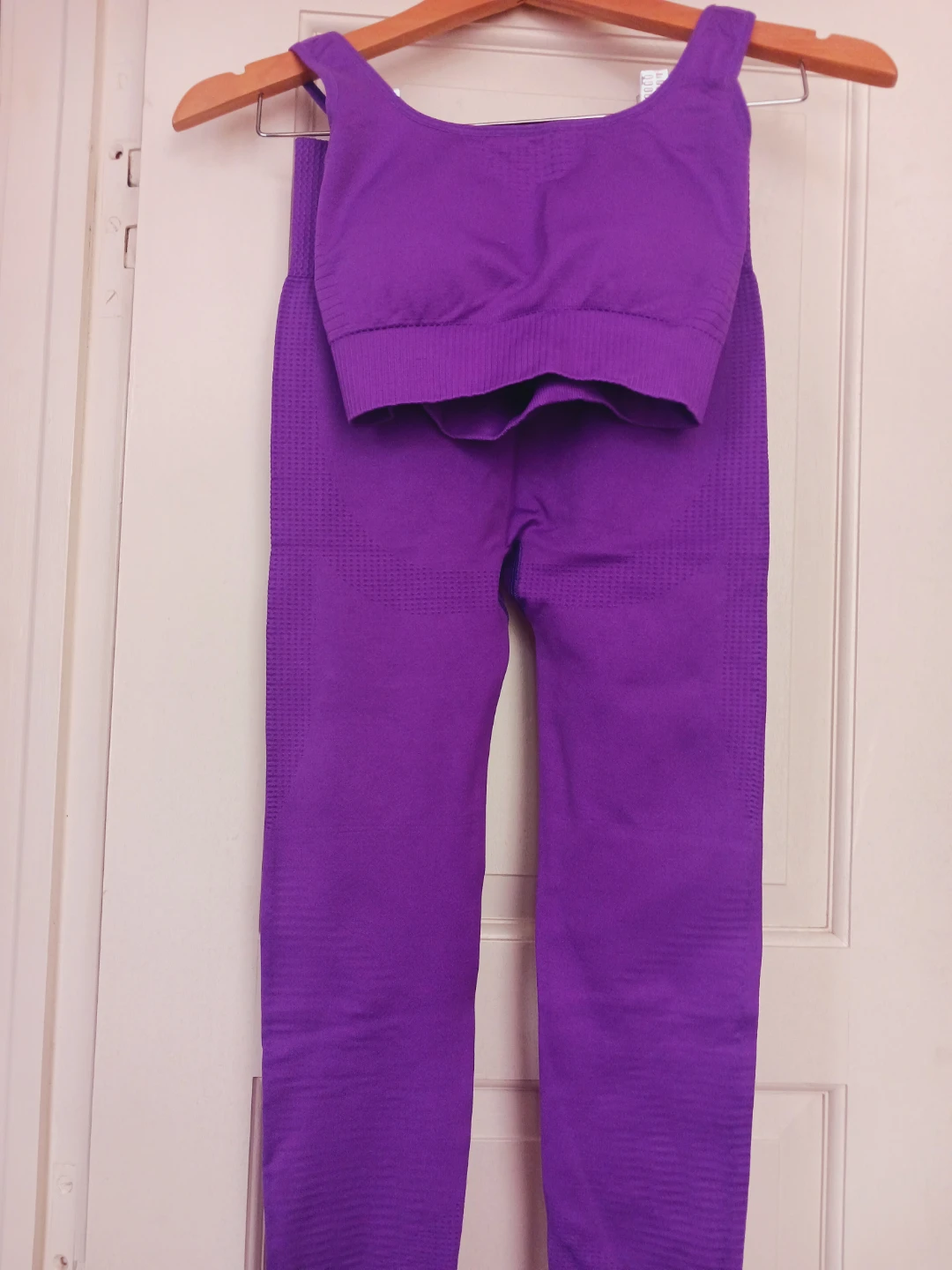 New !! Purple Seamless Workout Set - Sports Bra & Leggings - photo 2