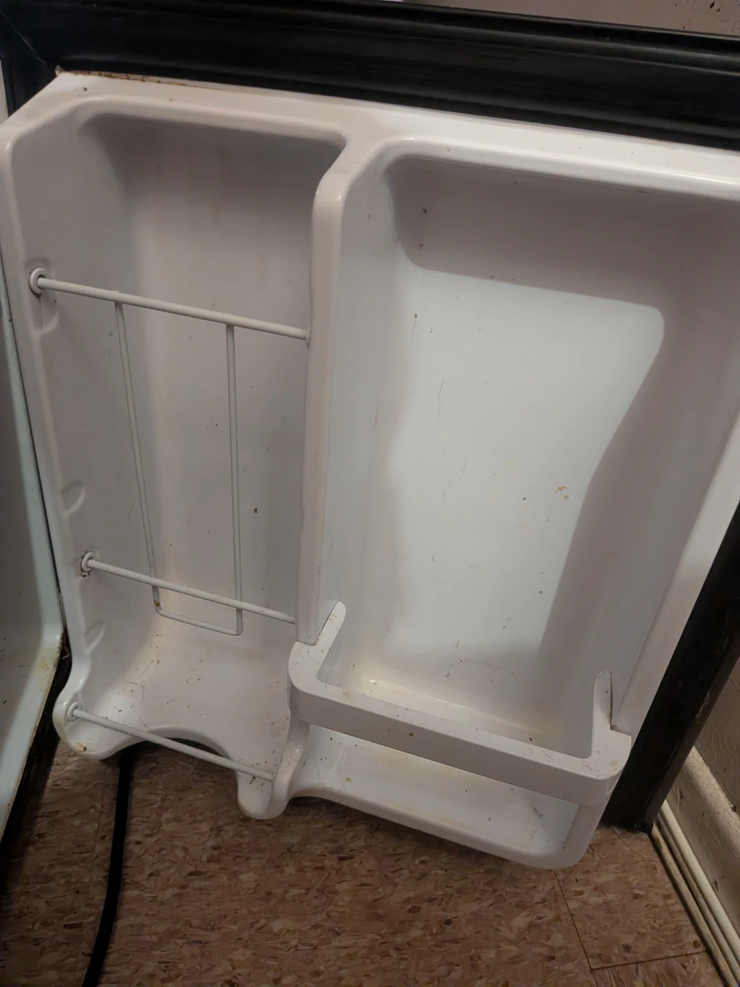 Danby Designer Mini shop Fridge *NOT pristine condition - photo 3