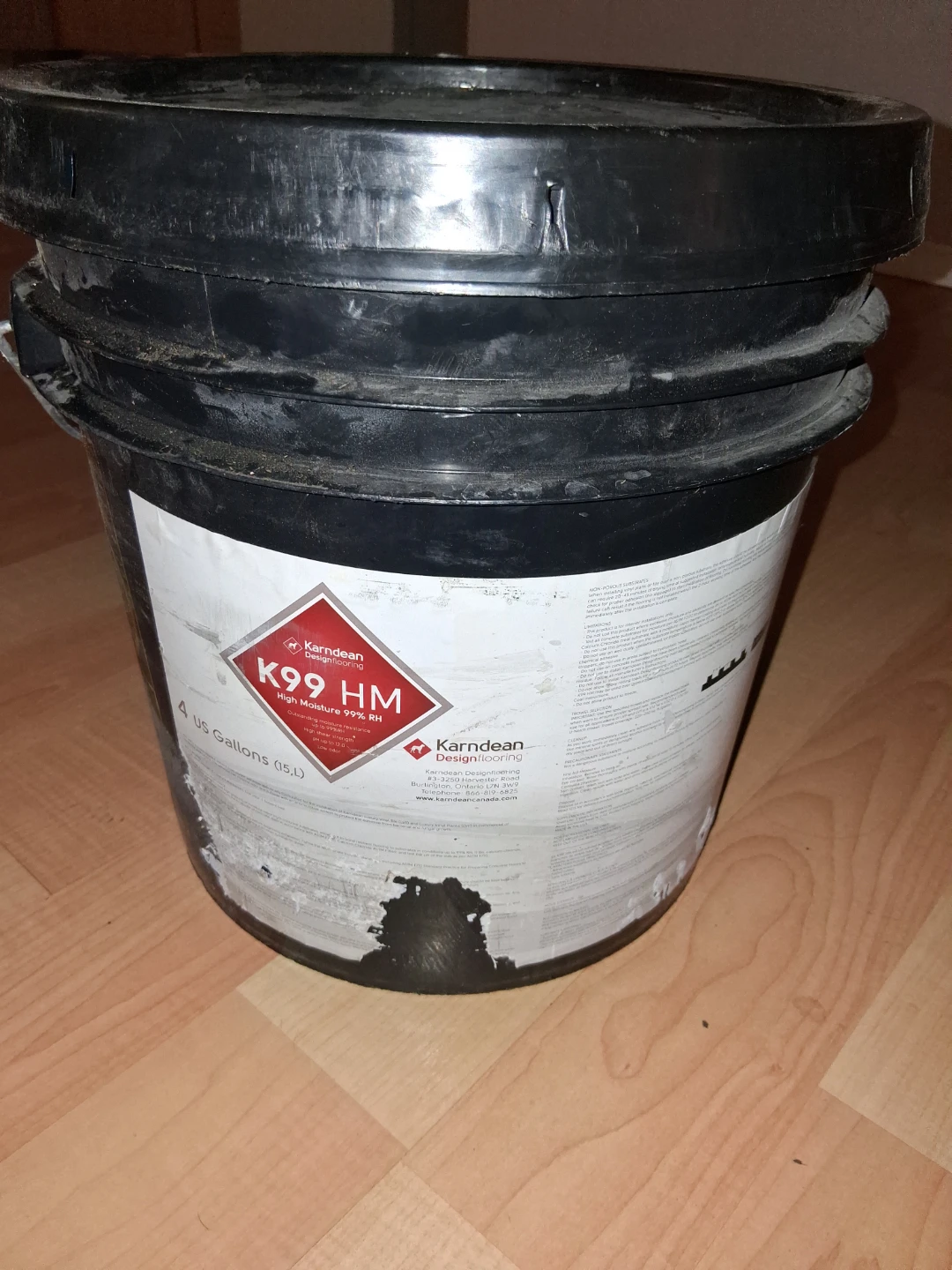 Floor glue