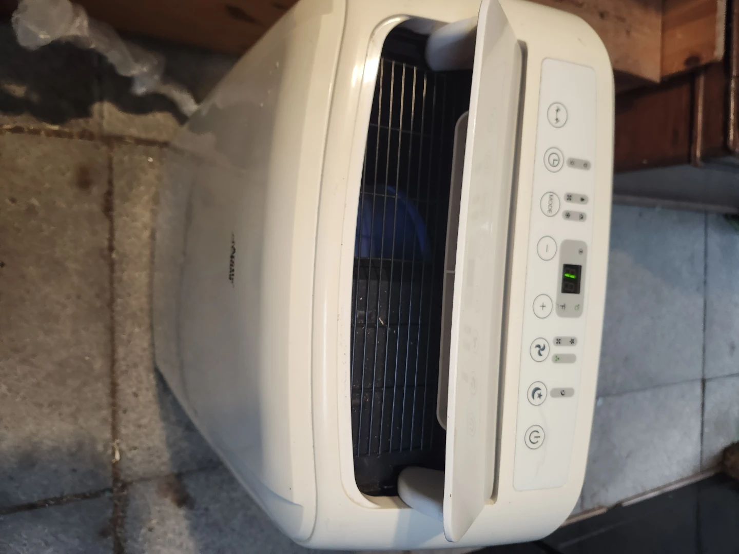 14000 BTU Portable Air Conditioner COLD! (Read Description) - photo 4