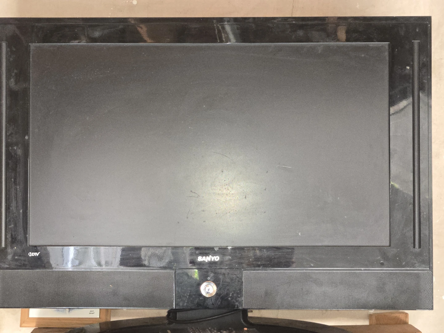 Sanyo Television - photo 2