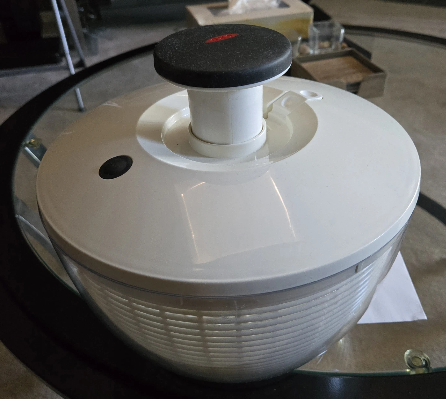 Oxo salad spinner