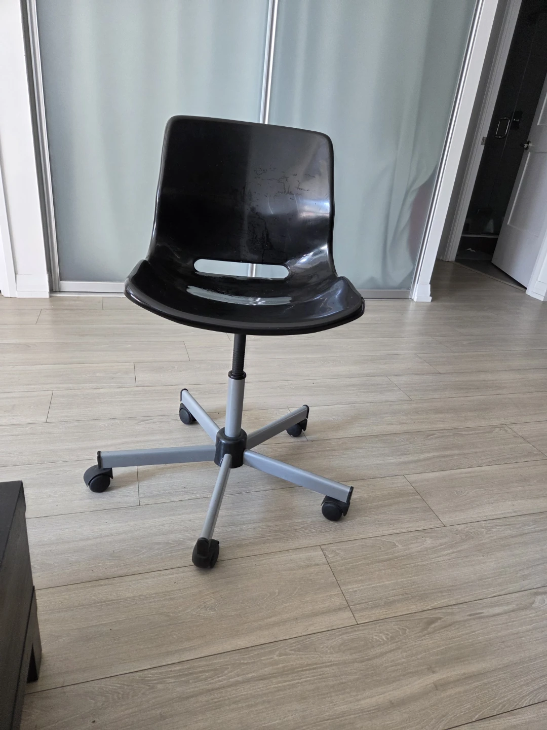Black Swivel Office Chair - photo 2