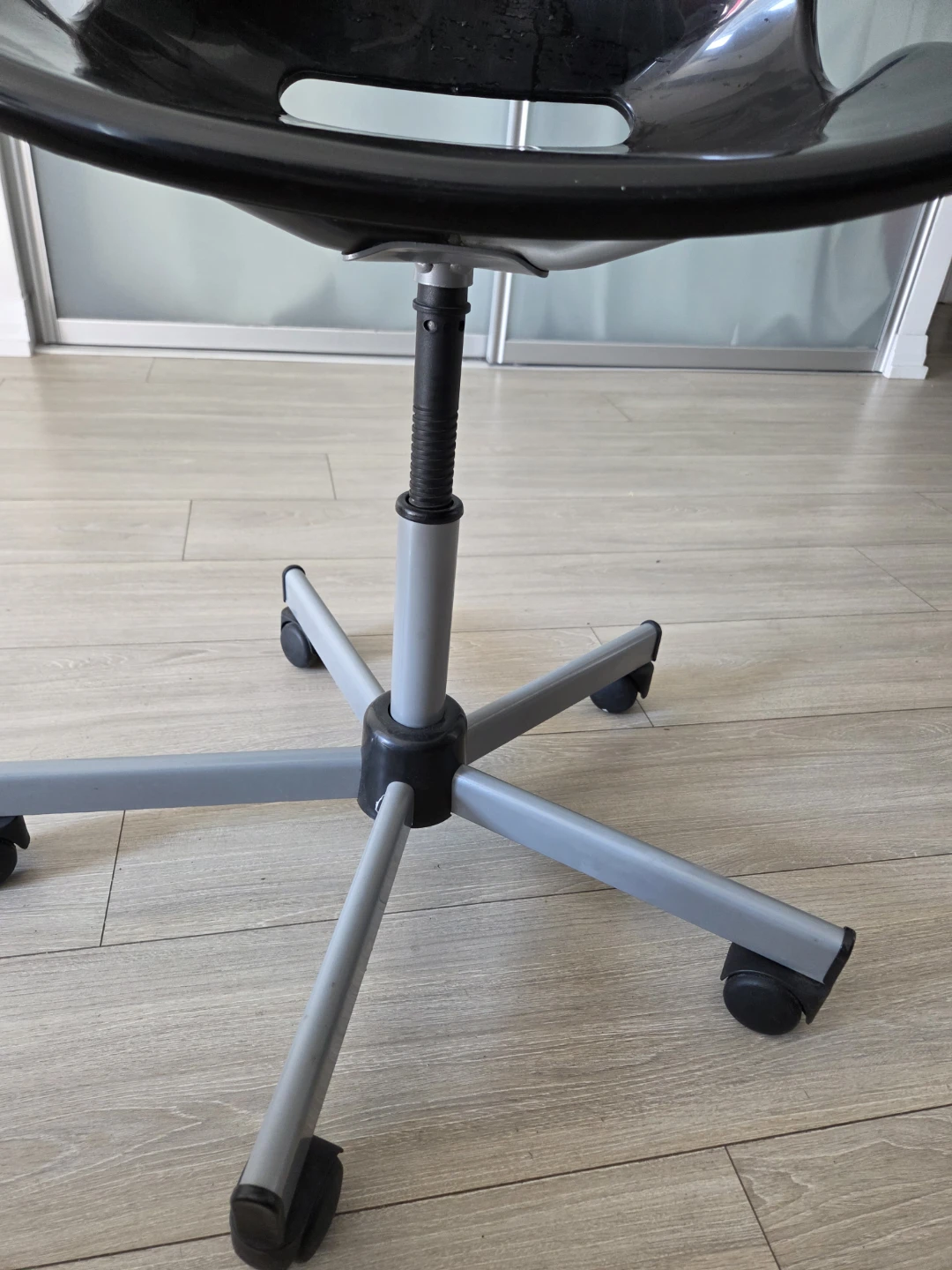 Black Swivel Office Chair - photo 4