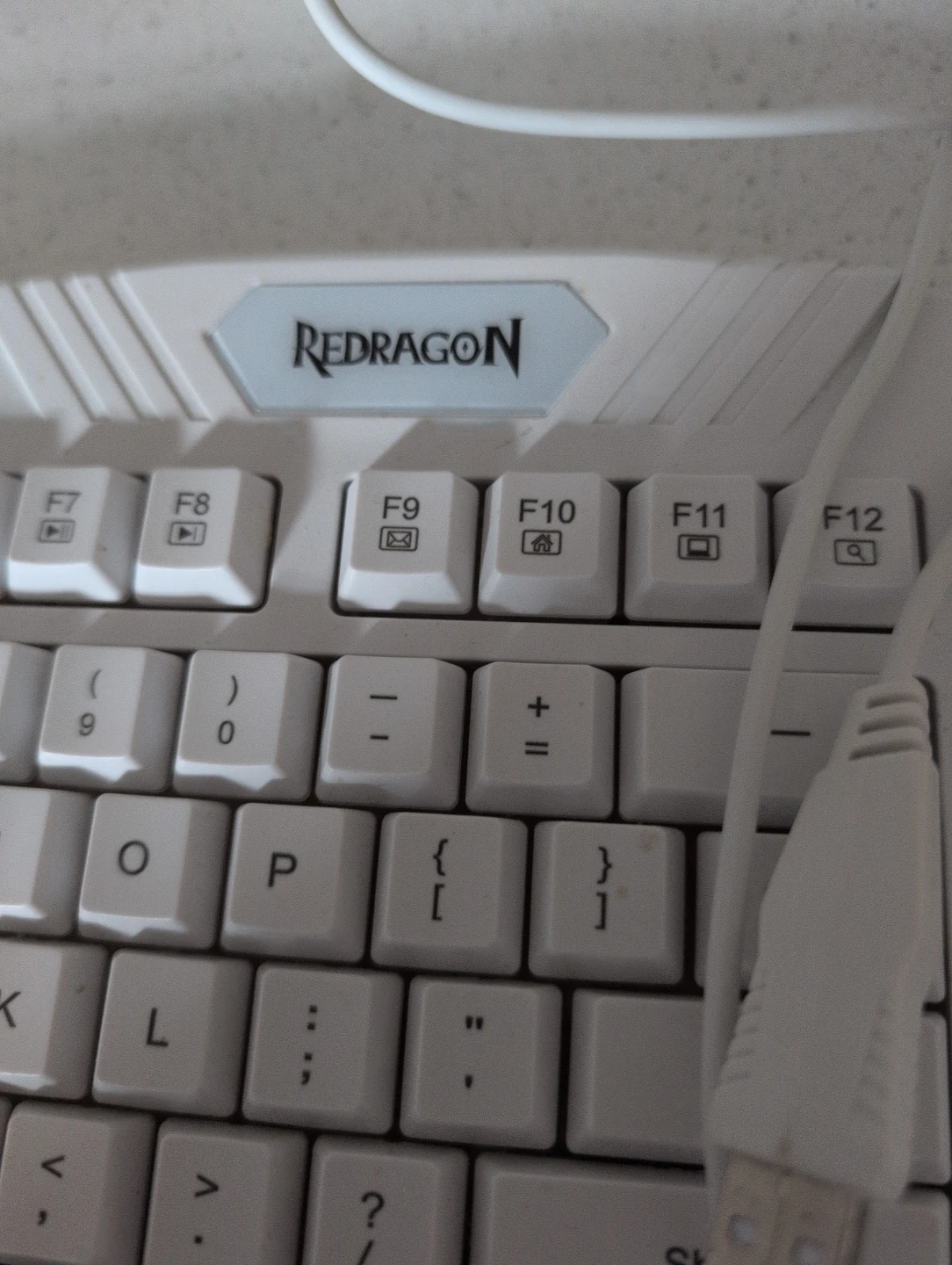 Redragon White Keyboard and Staples Mouse Bundle - photo 2