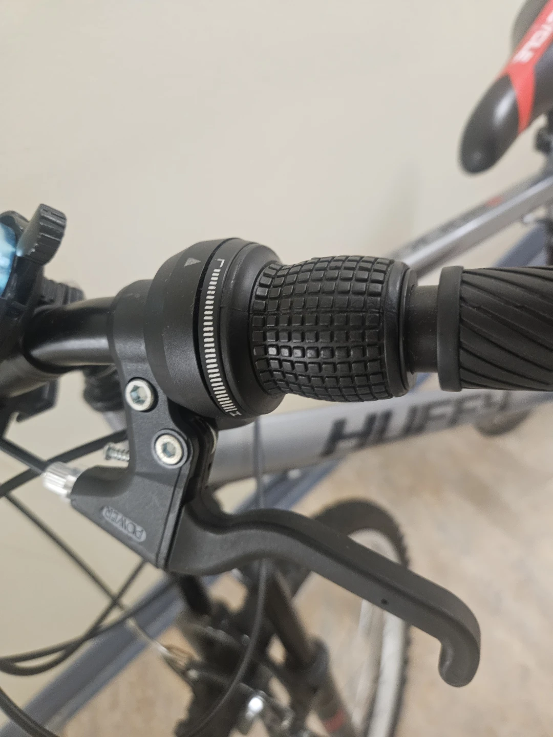 HUFFY Mountain Bike (Pick up only!!) - photo 4