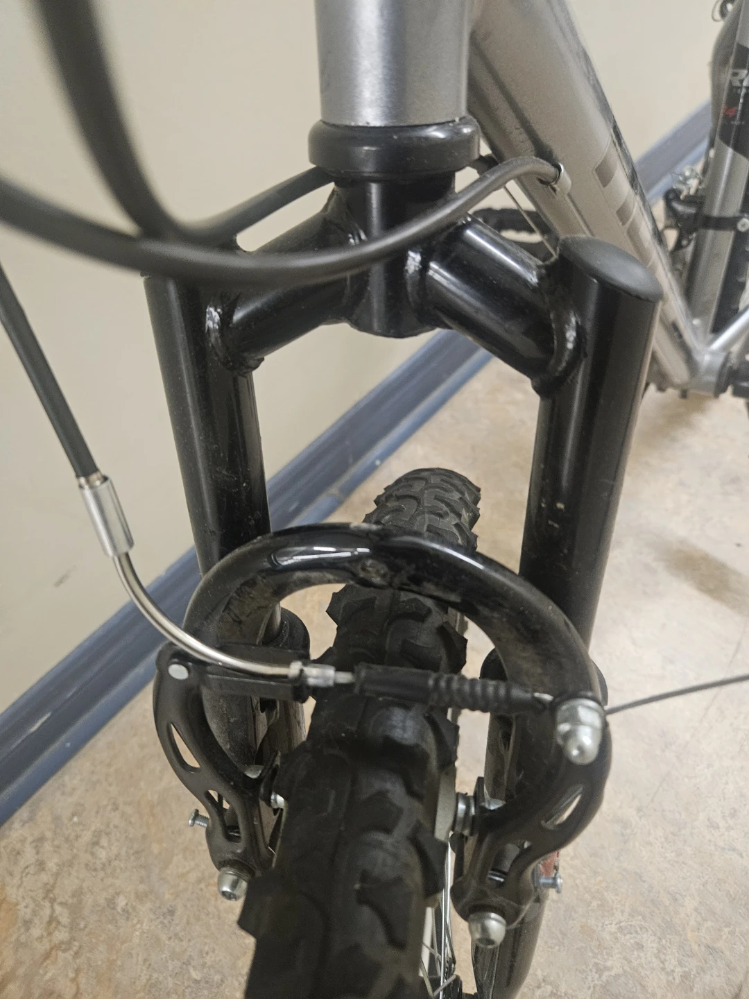 HUFFY Mountain Bike (Pick up only!!) - photo 5