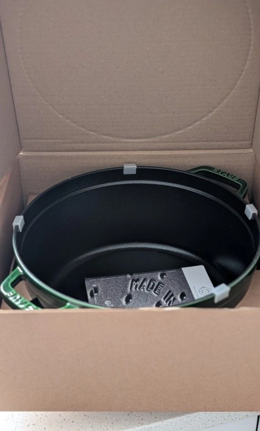 NIB Staub 5.5-Qt Cocotte / Dutch Oven - BASIL (Majolique Finish) - photo 5