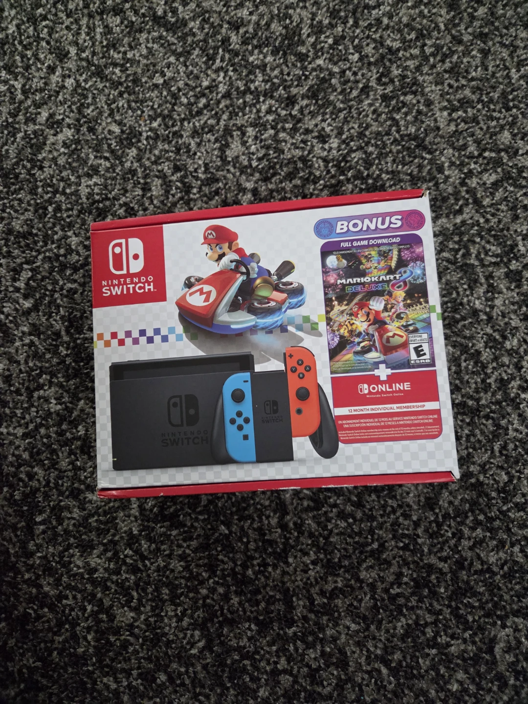 NEW Nintendo Switch bundle with Mariokart 8 and 1 year online.