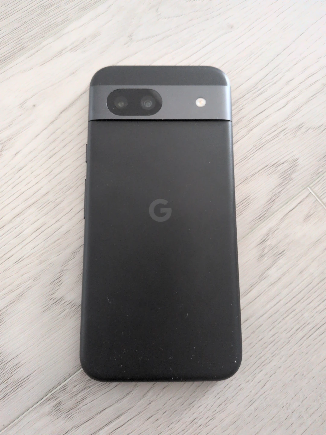 Google Pixel 8a - photo 3