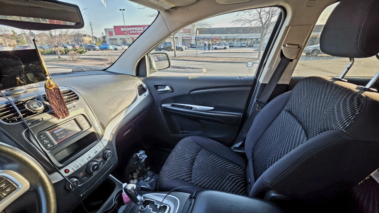 White Dodge Journey SUV - photo 5