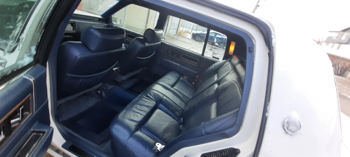 Cadillac Sedan de Ville Leather Interior - photo 5