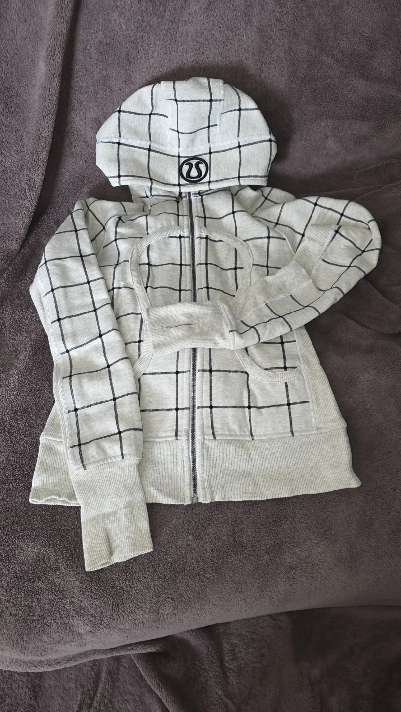 Womans Danier Leather Jacket & Lululemon Hoodies - photo 2