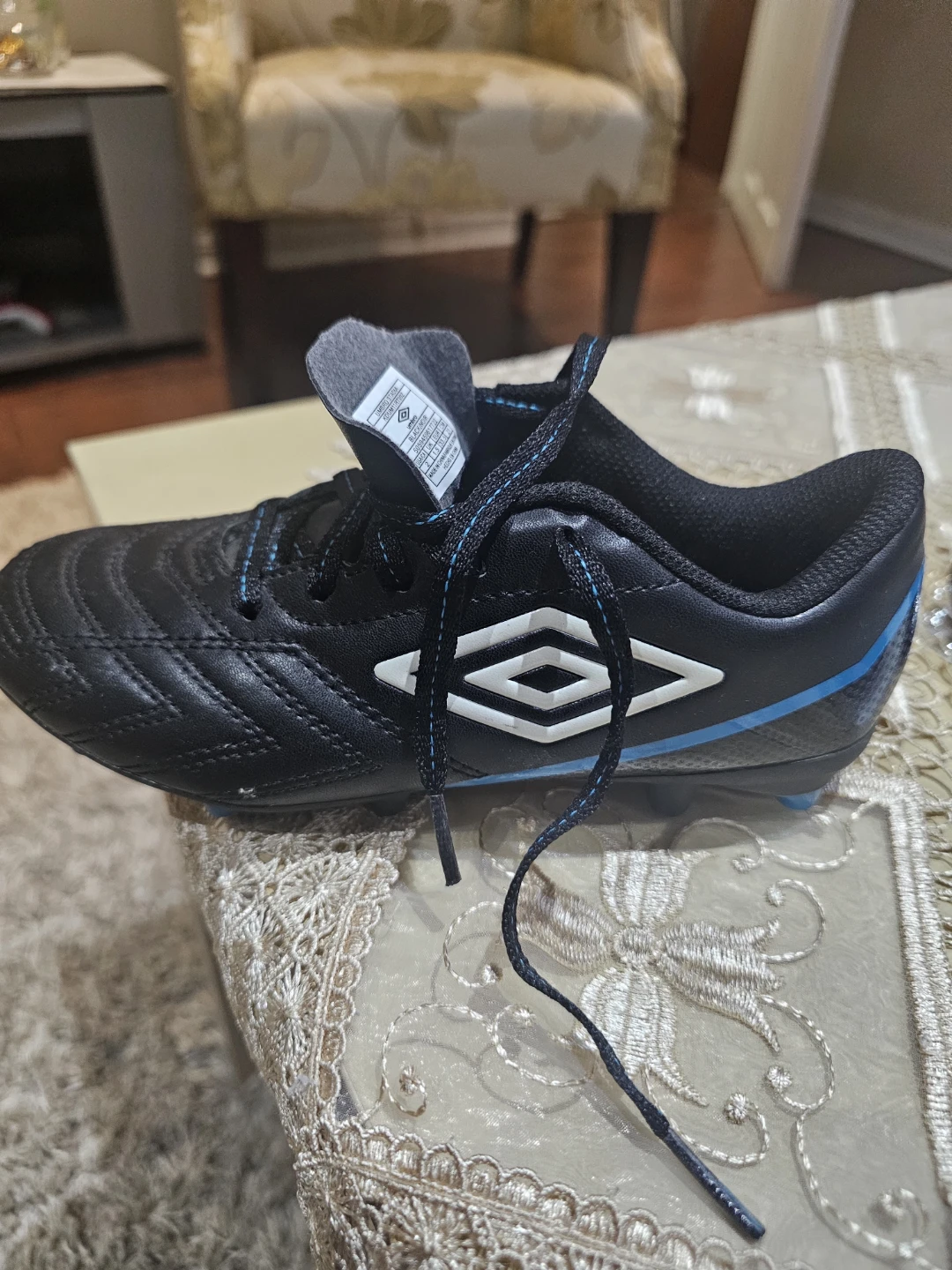 Umbro Stadia Soccer Cleats - Black/Blue