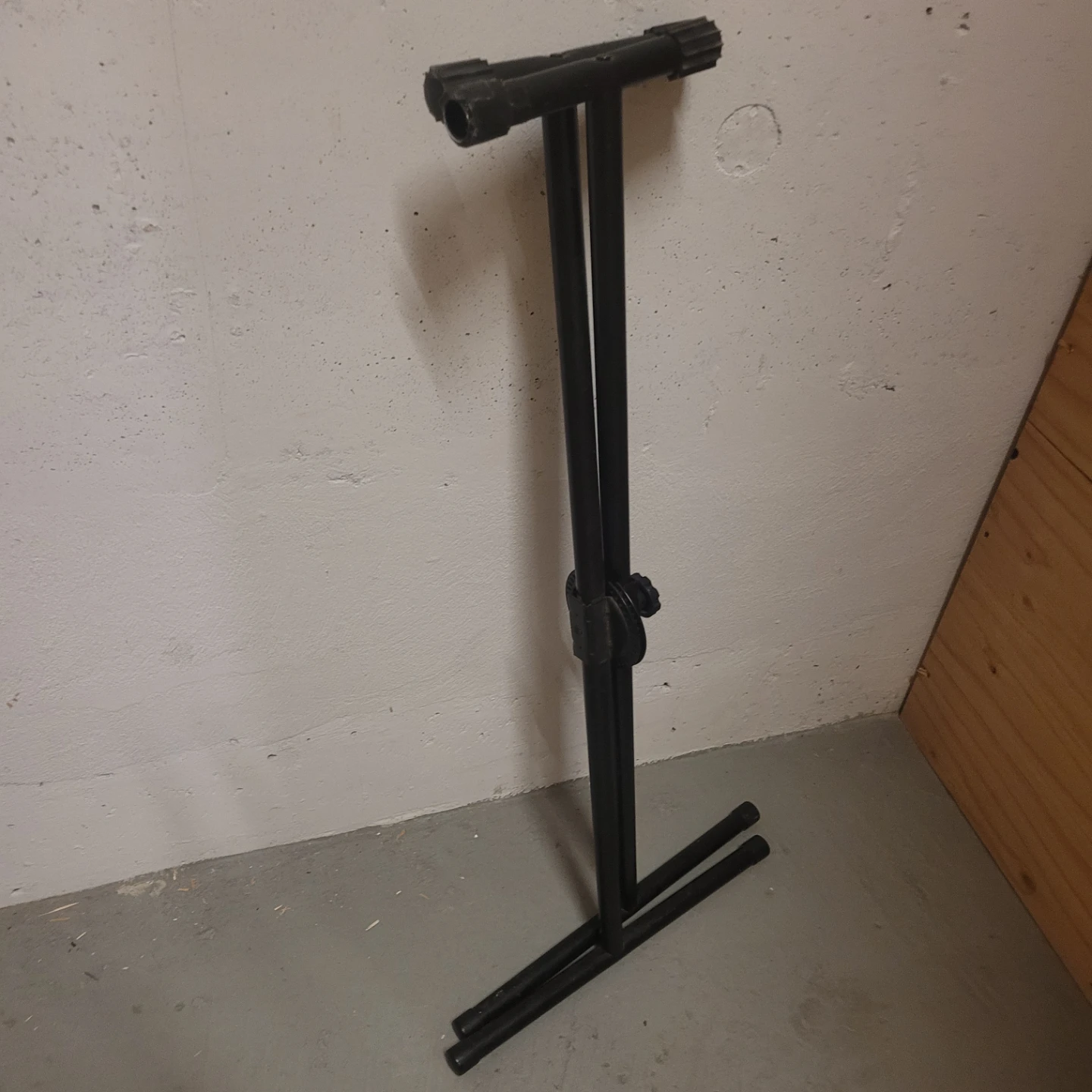 Black Keyboard Stand - photo 2