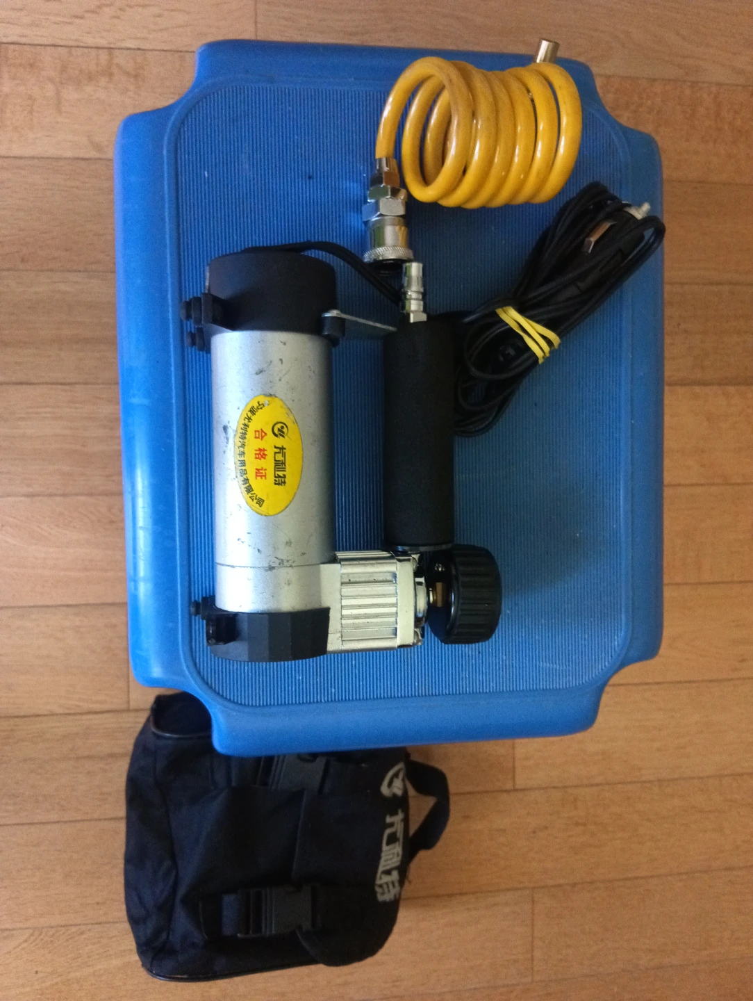 Portable Air Compressor - photo 3