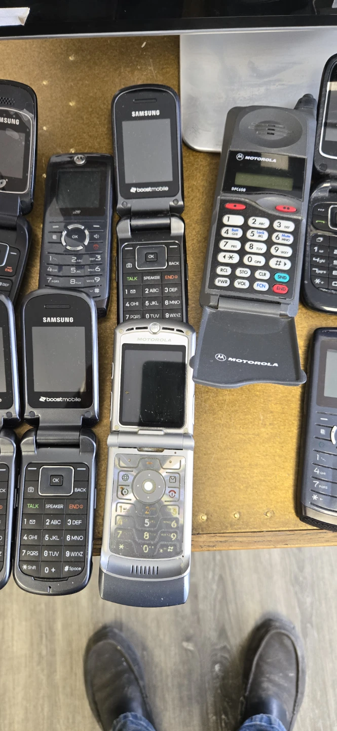 Assorted Older Mobile Phones and Accessories - photo 2