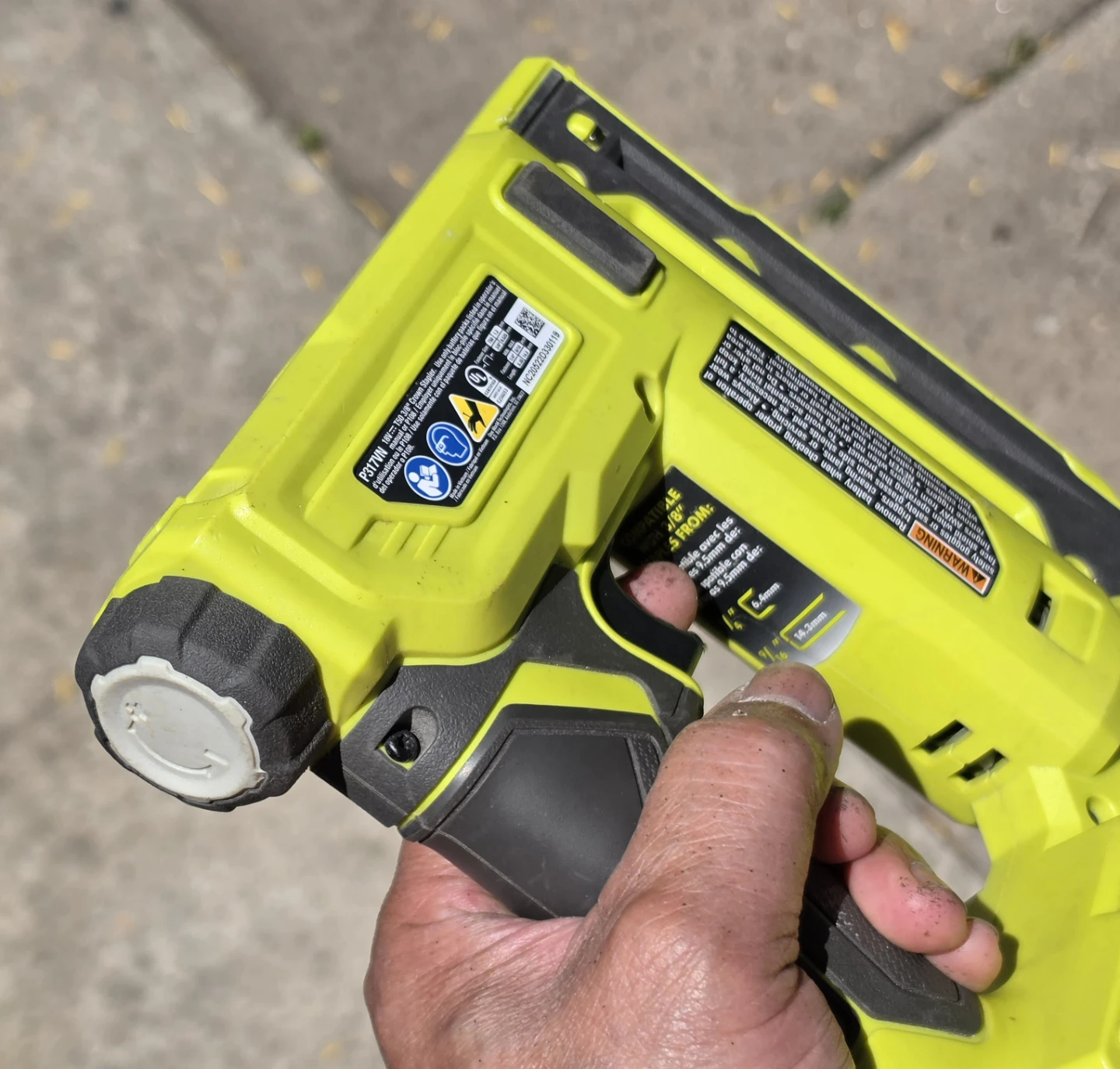 Ryobi 18v ONE+ Cordless 3/8 in. Crown Stapler P317VN (Tool Only) - photo 4