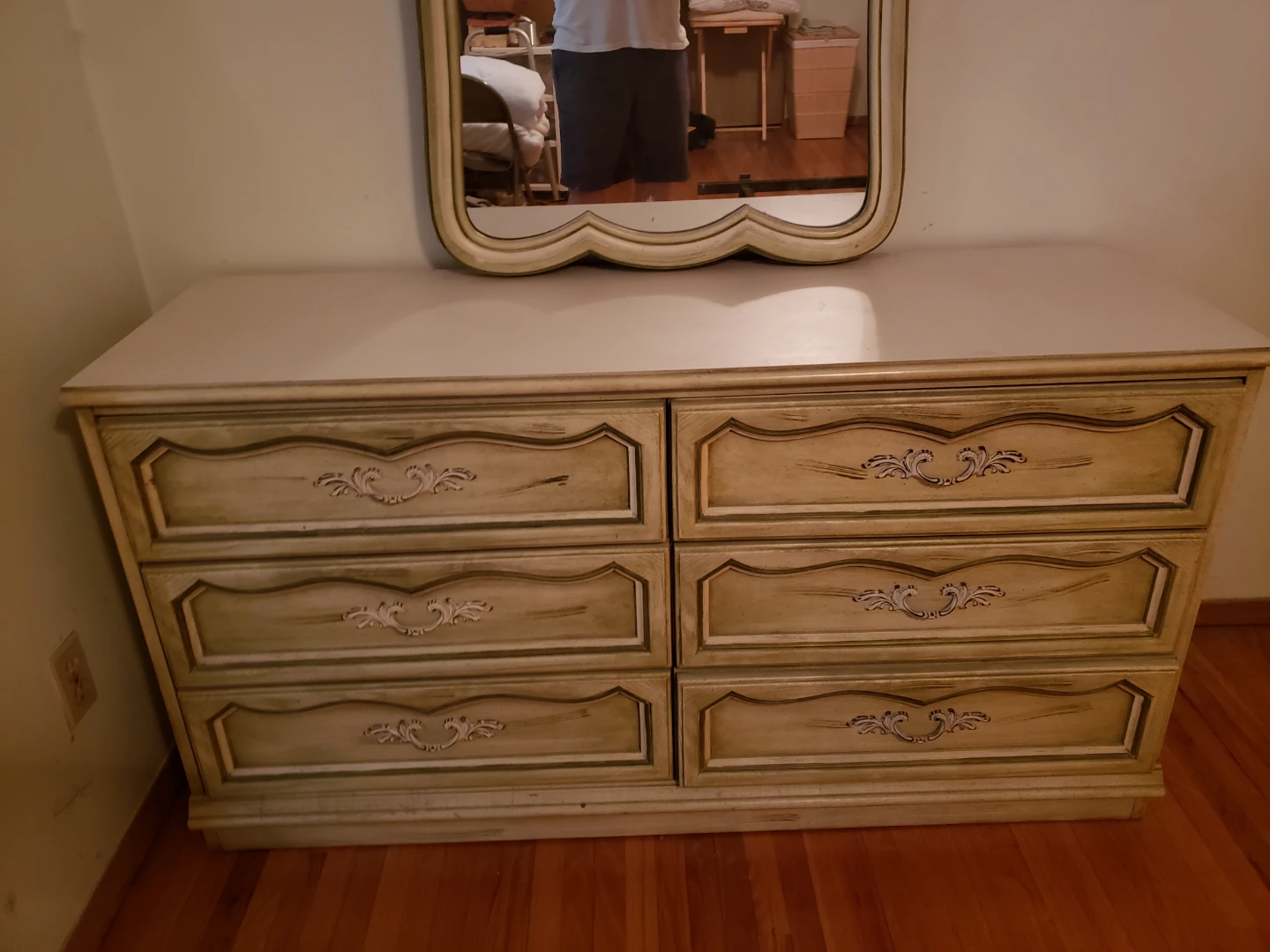Vintage French Provincial Bedroom Set - photo 2
