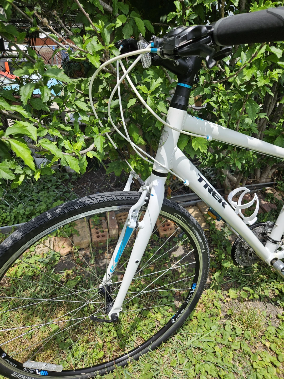 Trek FX Hybrid Bike - photo 3