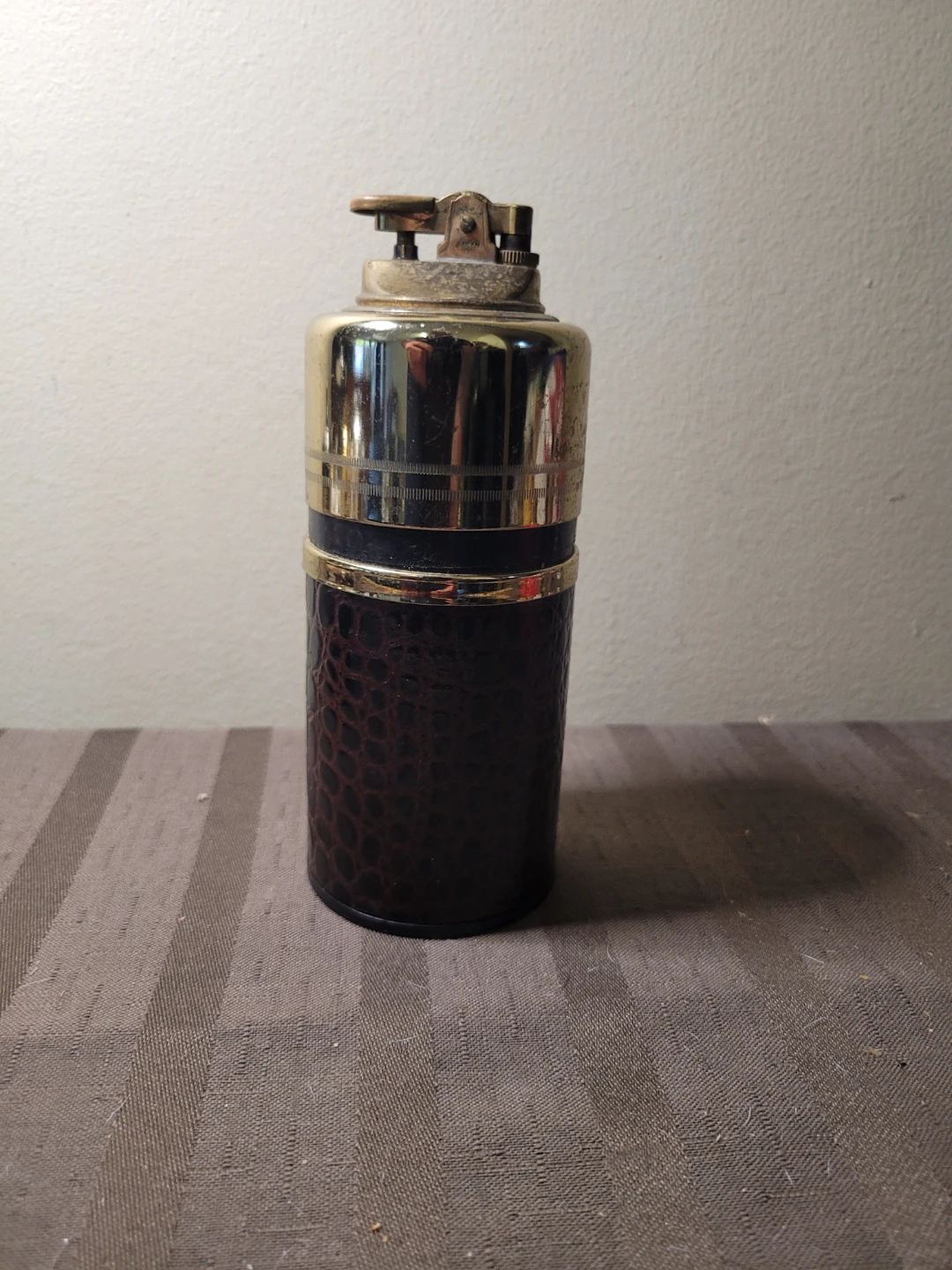 RARE Vintage Table Lighter cigarette holder