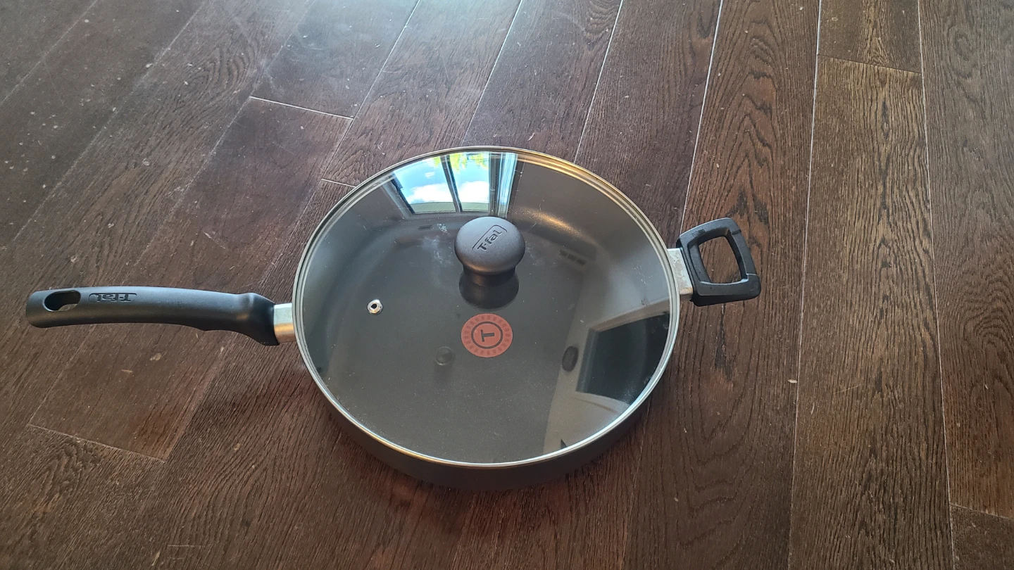 T-fal Non-stick Pan with Lid