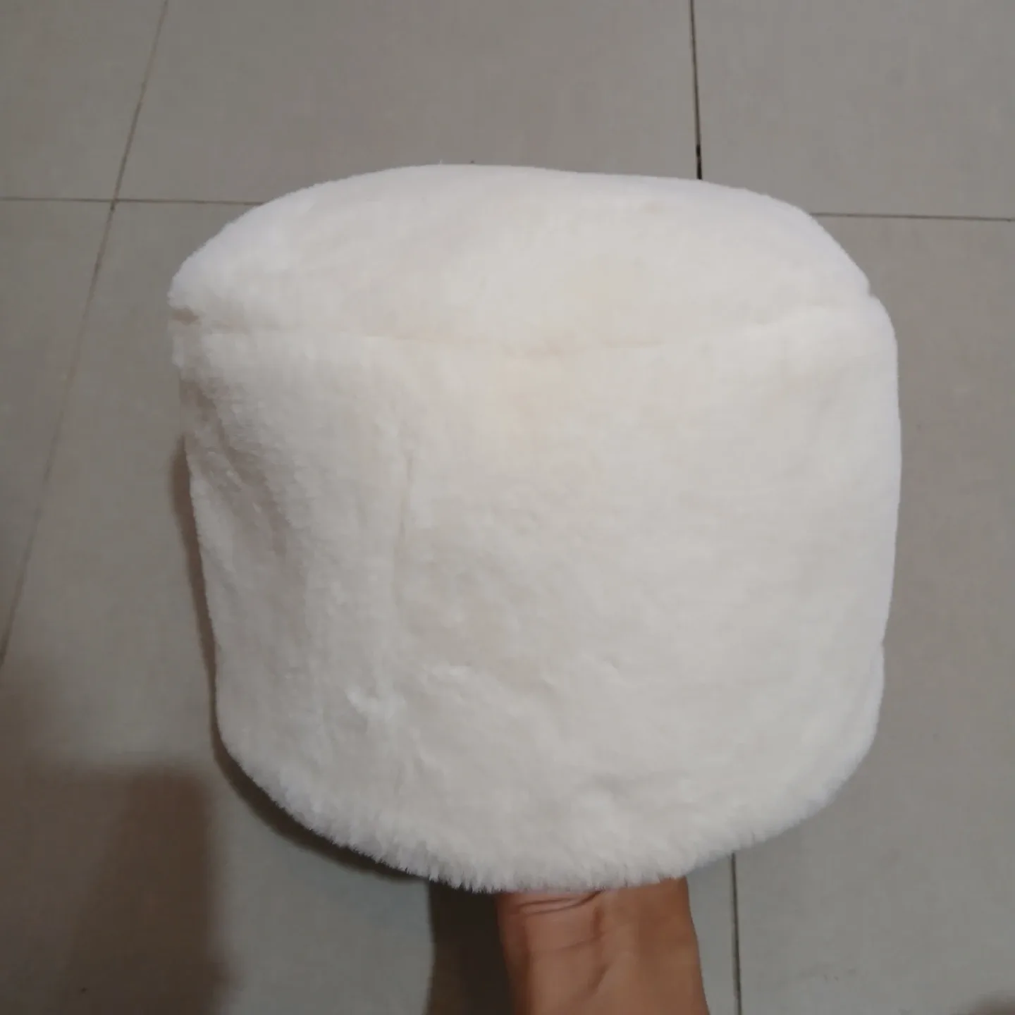 ⚽ Creamy White Faux Fur Bucket Hat