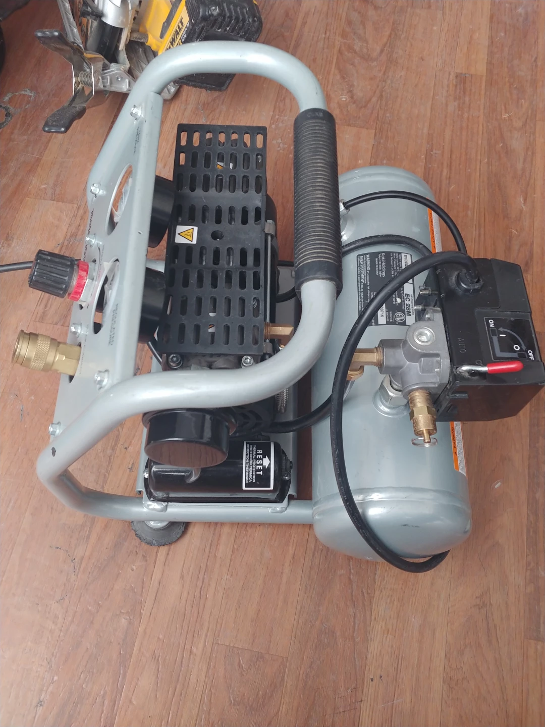 Metabo HPT EC28M Air Compressor - photo 3