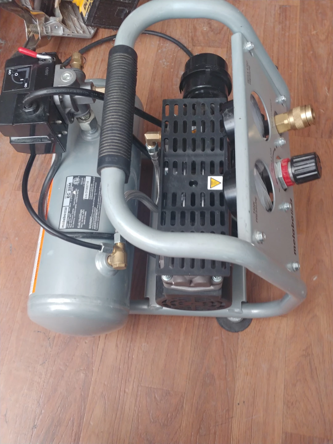 Metabo HPT EC28M Air Compressor - photo 4