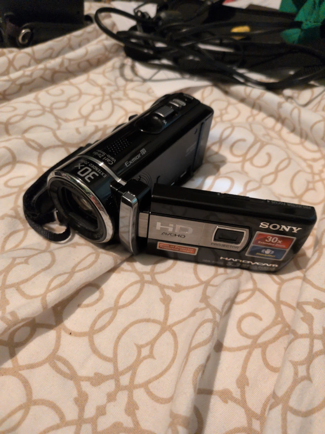 Sony Handycam HDR-PJ1200 Camcorder plus excessorys