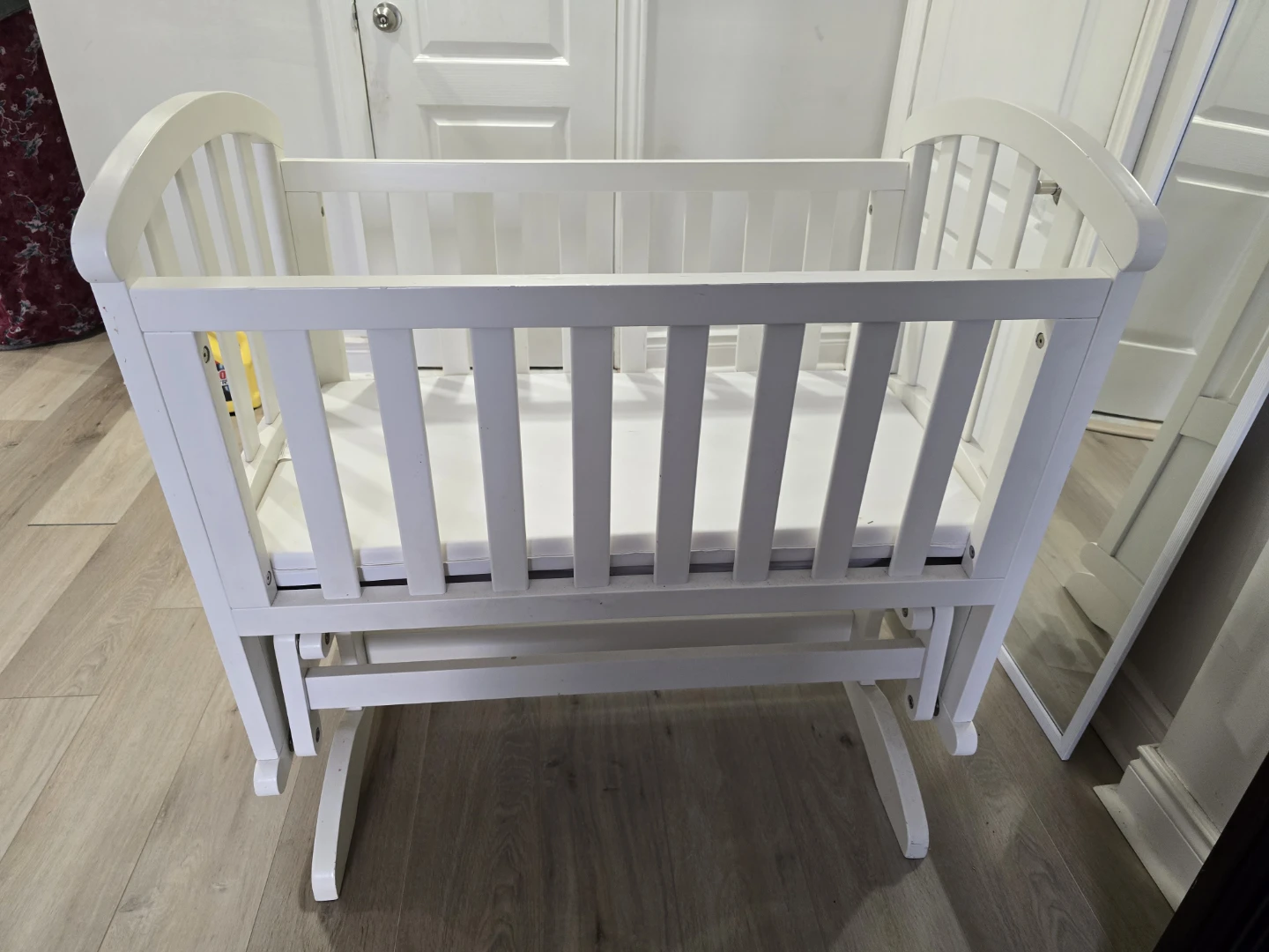 White Glider Bassinet with Mattress