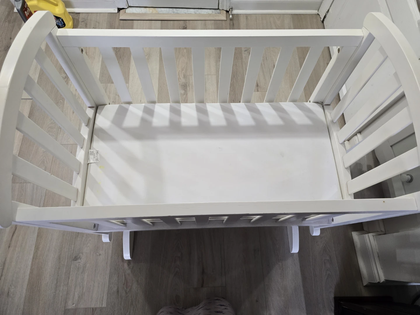 White Glider Bassinet with Mattress - photo 2