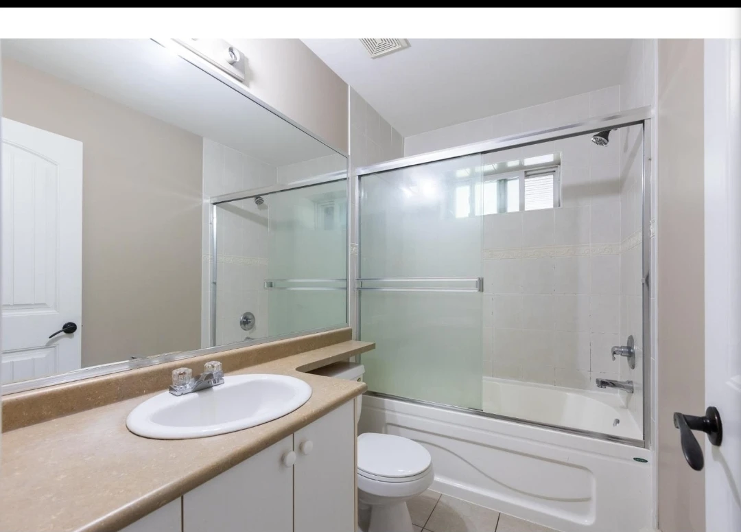 2-Bedroom ground basement suite - photo 3