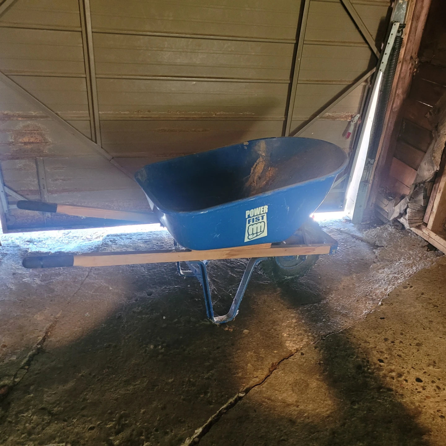 Power Fist Wheelbarrow - photo 2