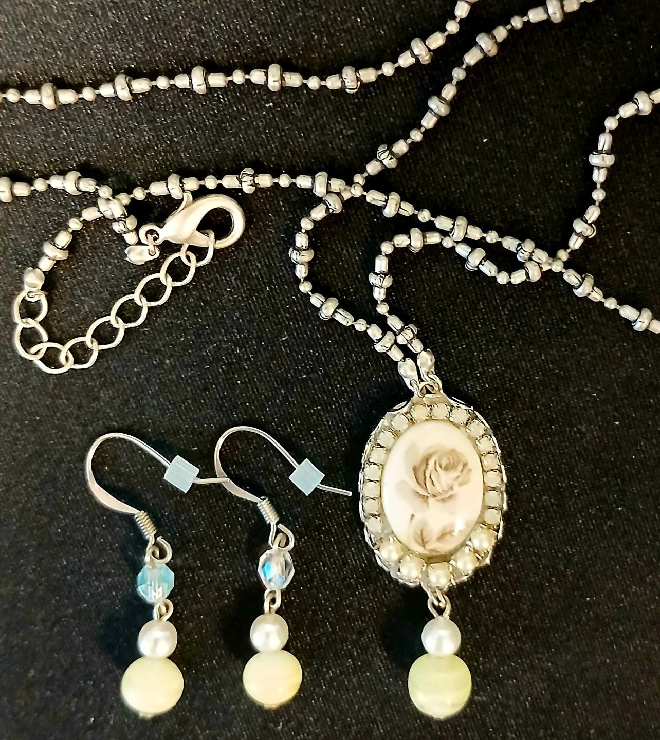Rose Pendant Necklace and Earrings Set - photo 2