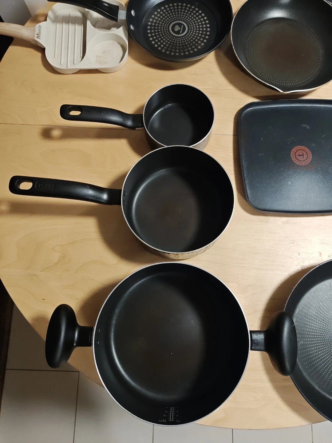 Assorted pots and pans sets - photo 2