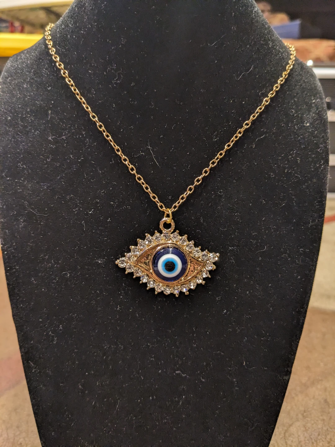 ⚽ Gold-tone Evil Eye Necklace