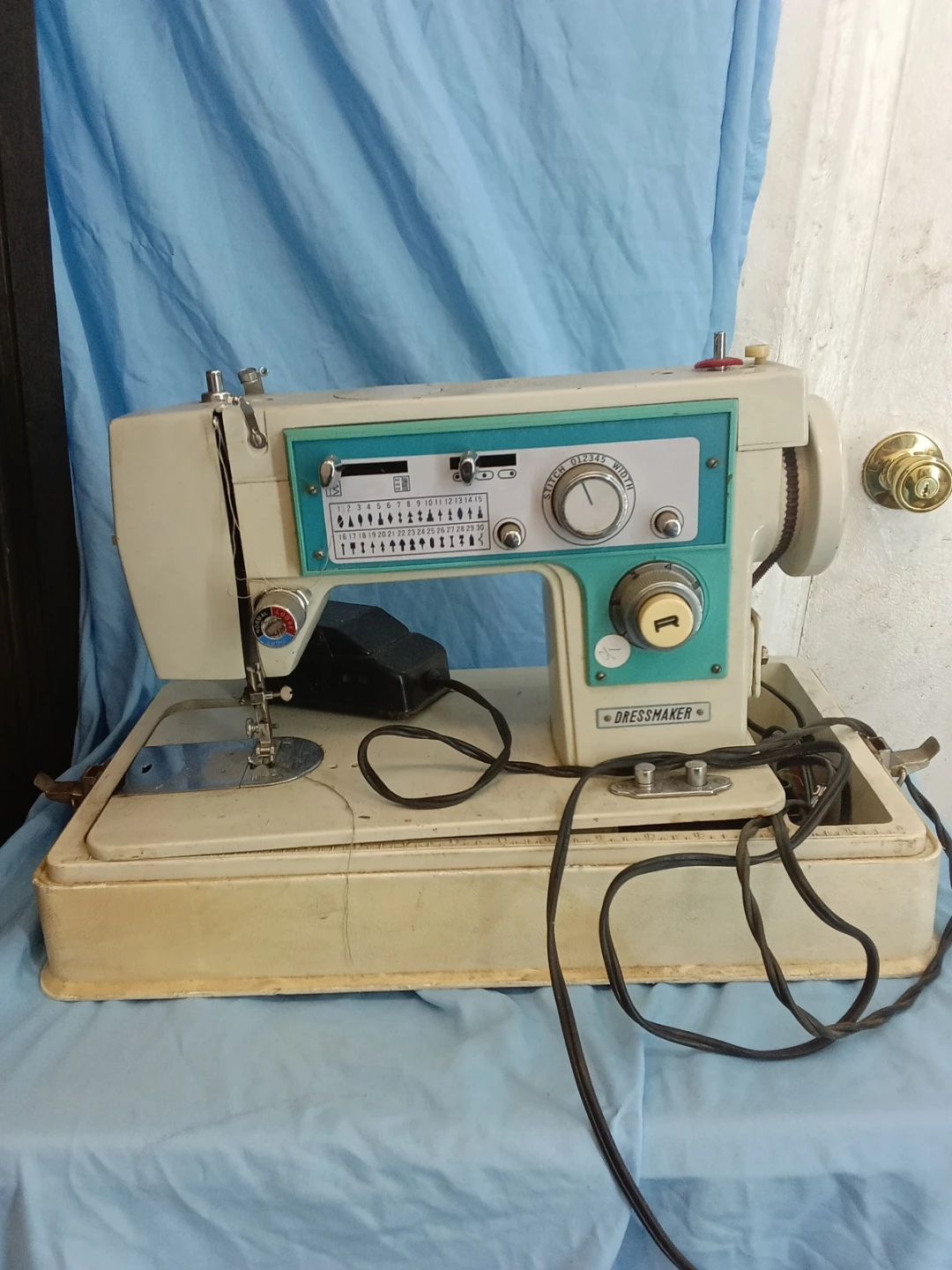 Dressmaker Sewing Machine with Matsushita Motor (parts only)