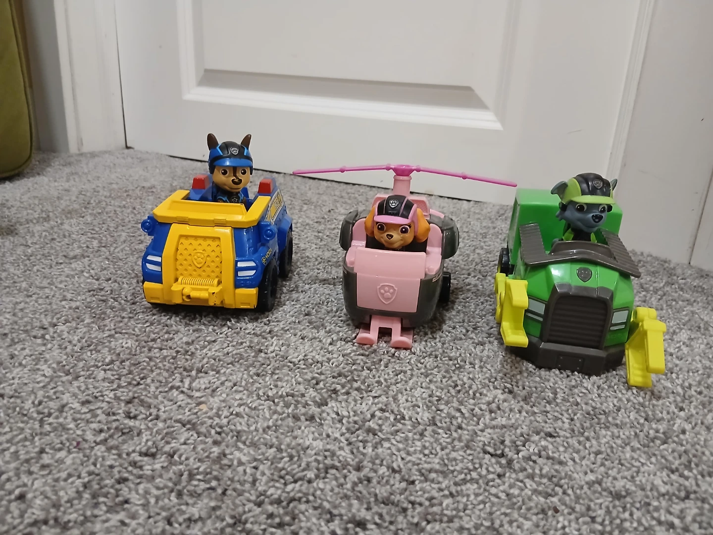 Paw Patrol Toy Vehicles with sneaky sky, chase and rocky