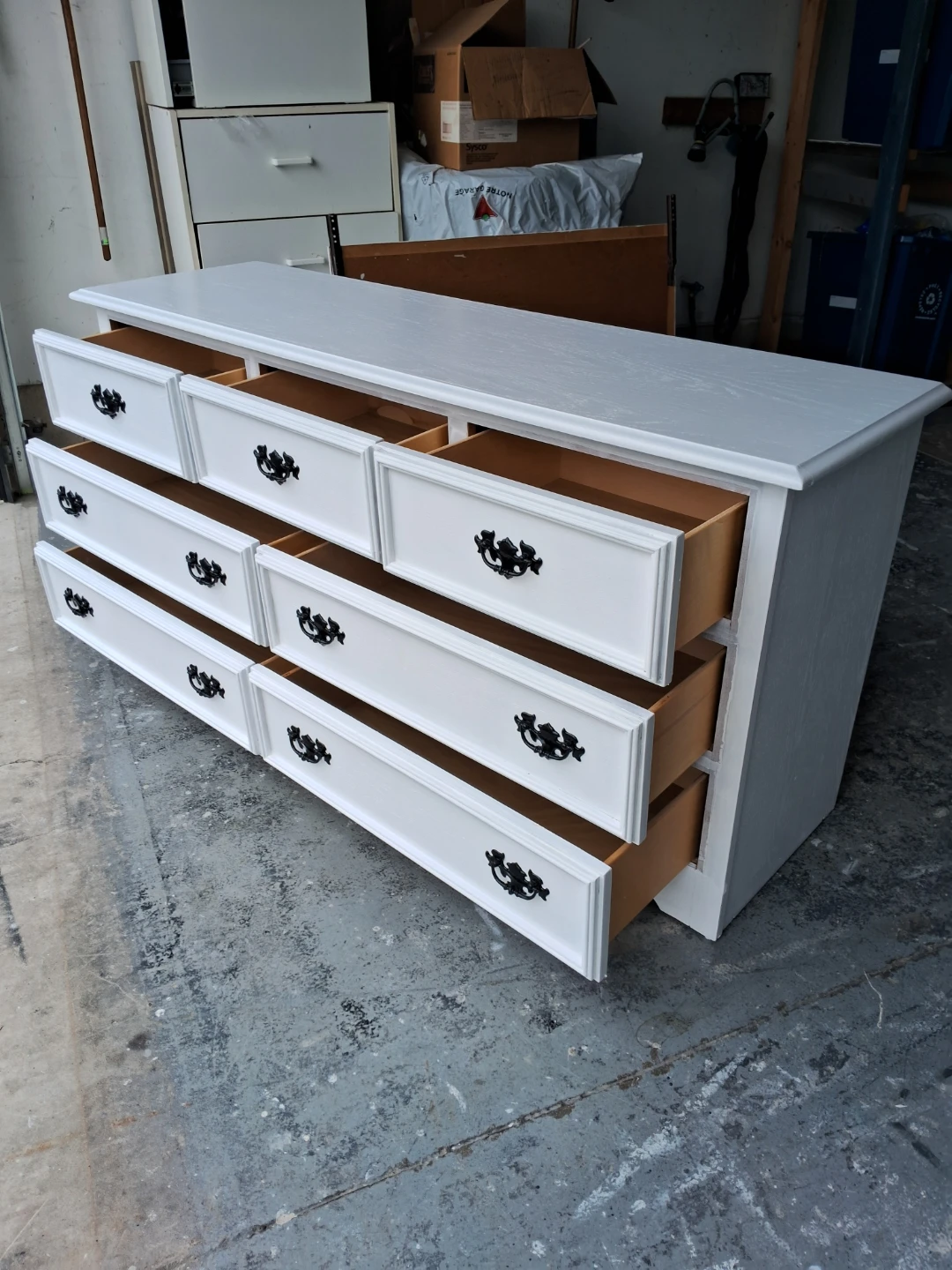 White Huppe 7-Drawer Dresser - photo 3