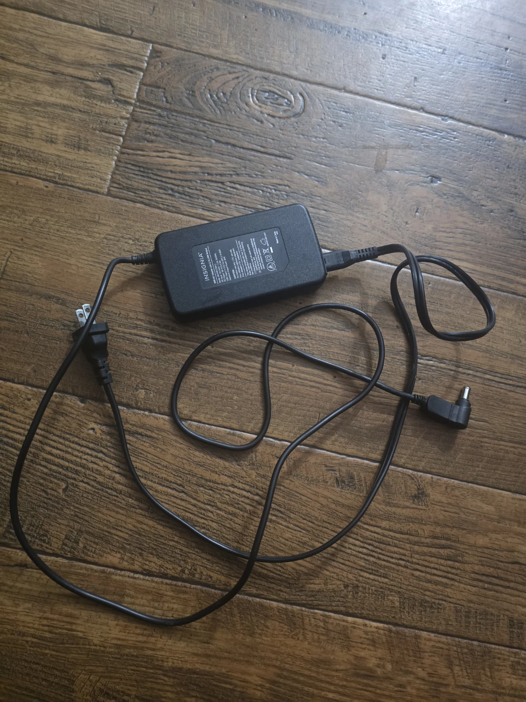 Insignia NS-PWLC595-C Universal Laptop Charger (Includes Tip #3 - photo 2