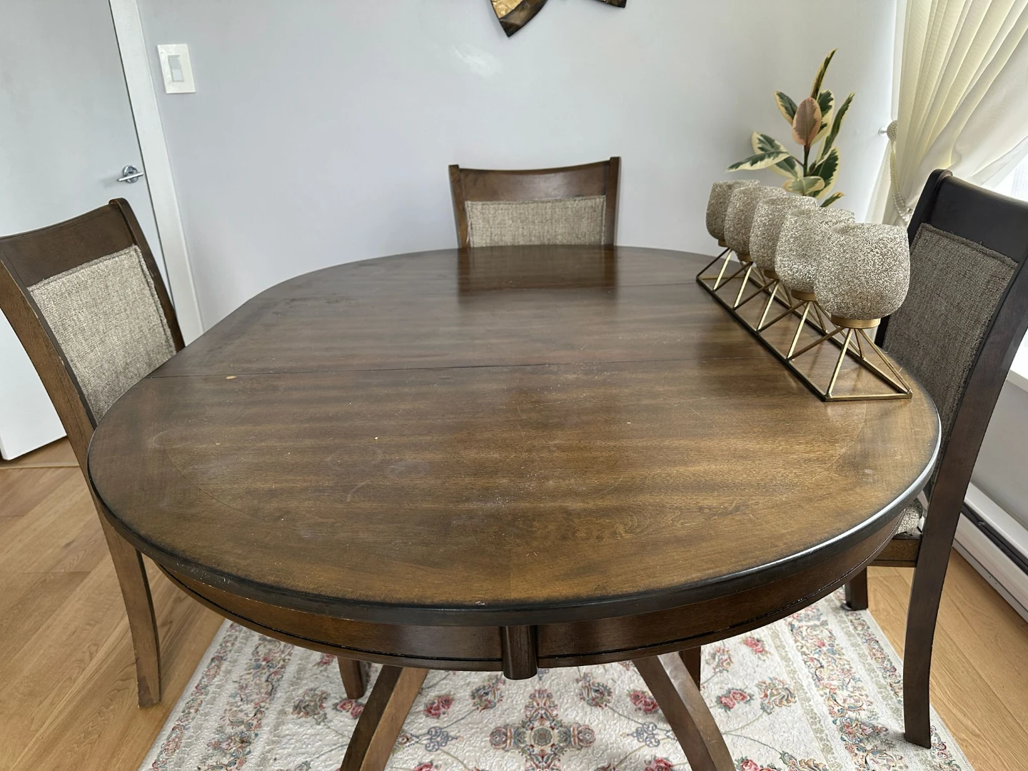 Round Drop Leaf Dining Table with Chairs