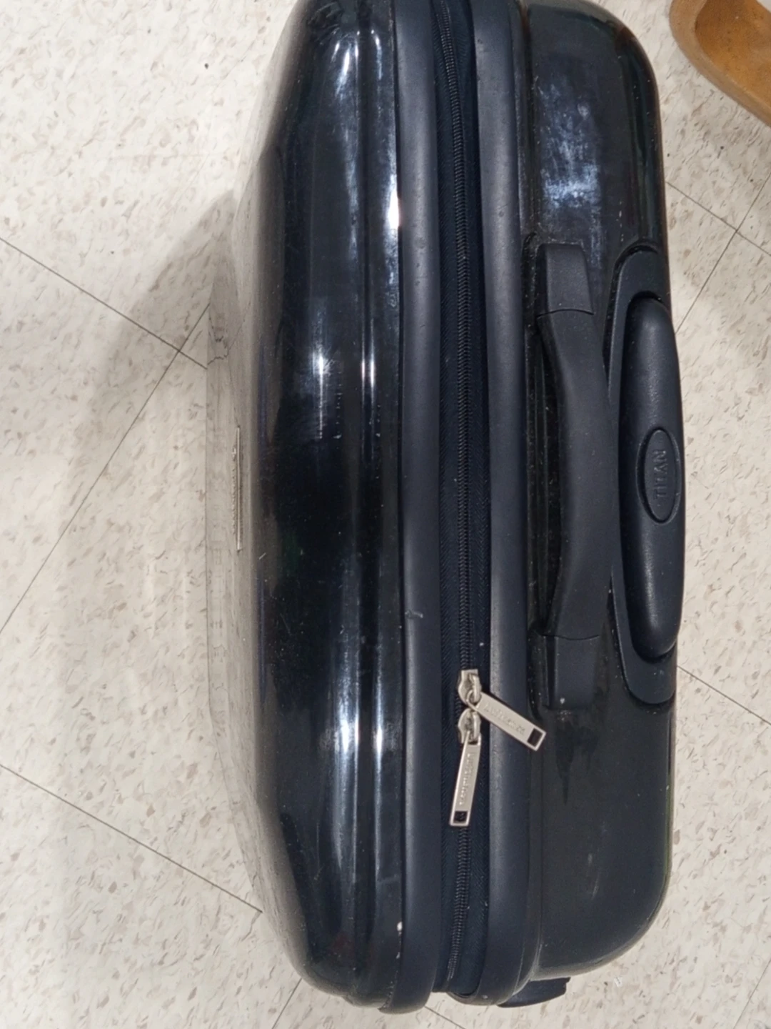 Lufthansa Premium Hard-Shell Carry-On Suitcase  SALE - photo 4