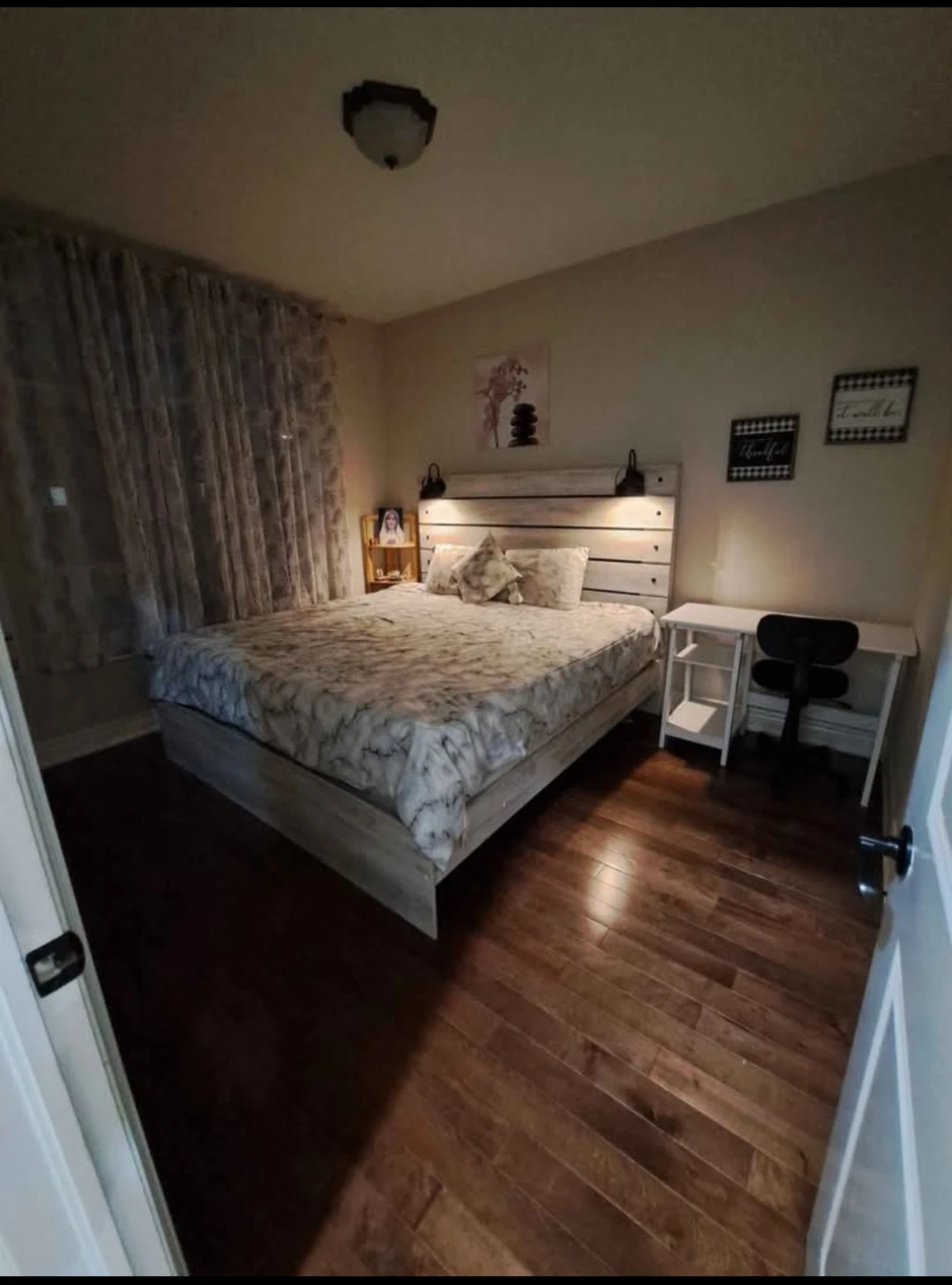 Private Bedroom with Private Washroom - photo 3