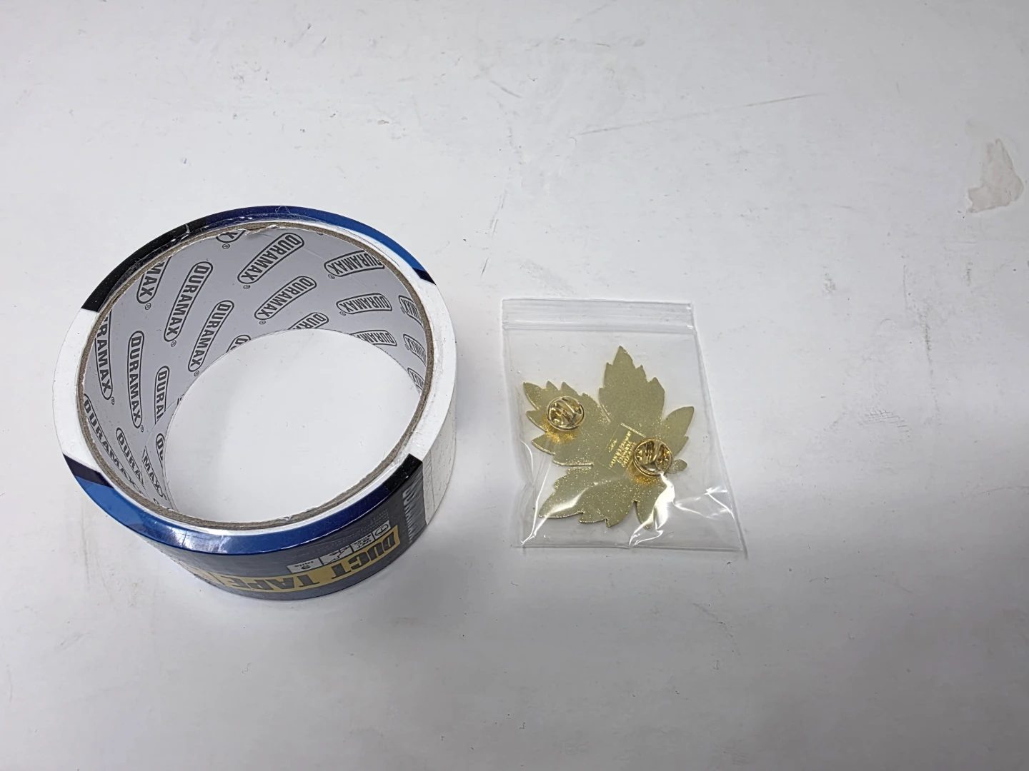 Canada enamel pin - photo 2